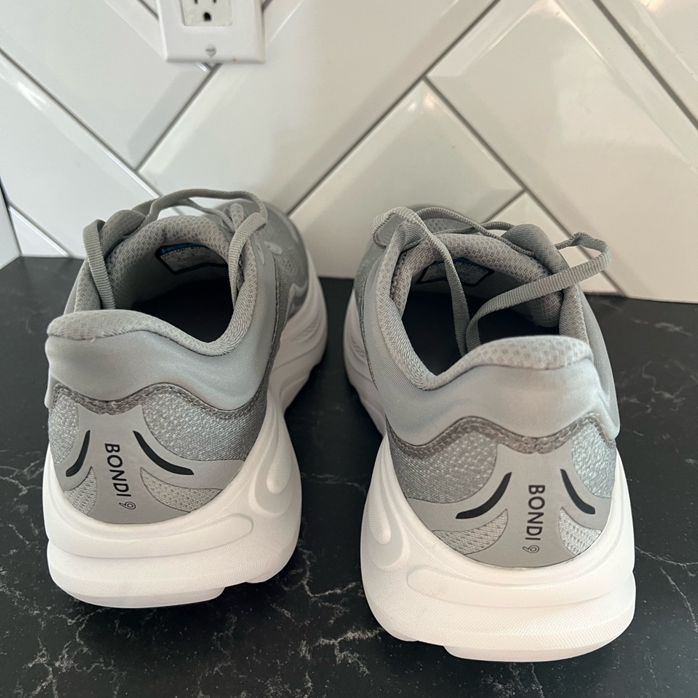 HOKA Bondi 9 Men’s Athletic Sneakers - Picture 3 of 6